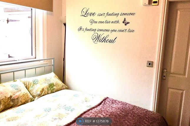 Flat, Bagdale, Whitby photo 5