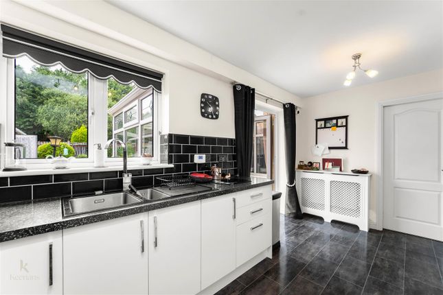 1A, Aintree Drive, Darwen photo 3
