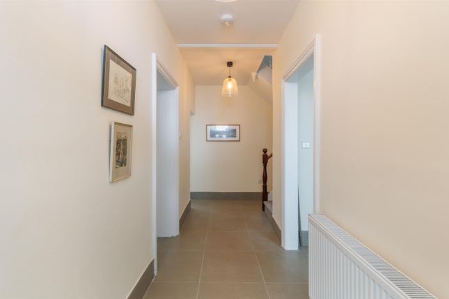 142, High Street, Ventnor photo 2