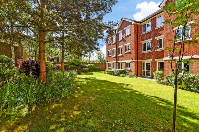 1-bed flat on Kings Road, Horsham, £120,000