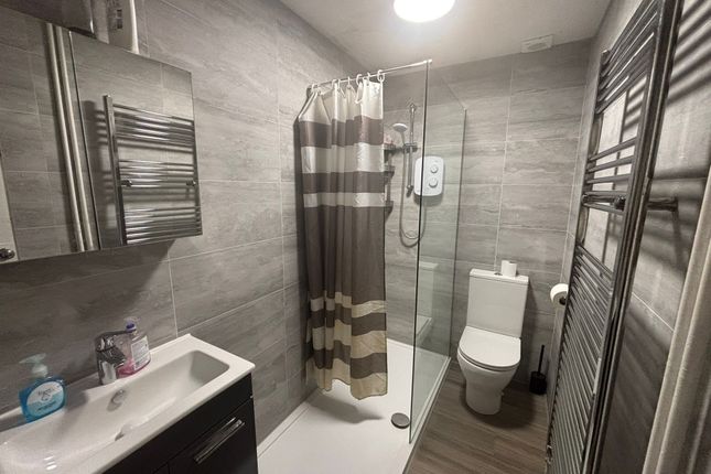 Room 4, Milton Keynes photo 3