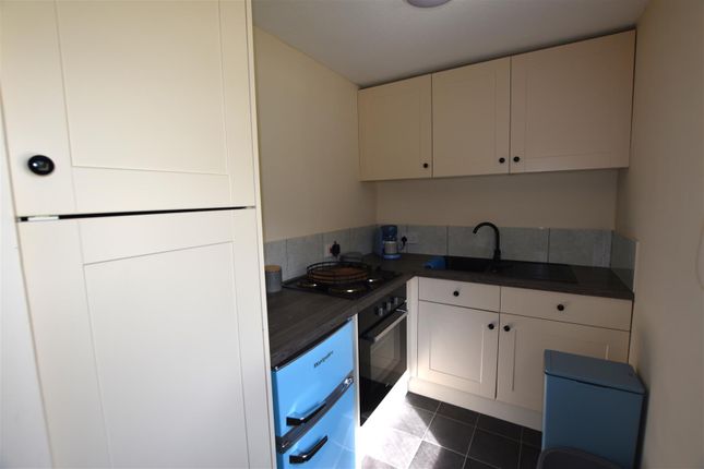29B, Westholm Court, Bicester photo 2