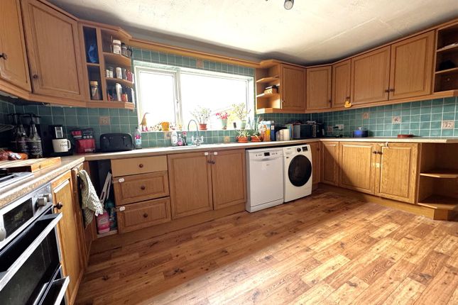 53, Glebe Road, Newent photo 4