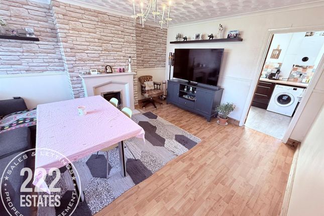 64, Cotswold Road, Warrington photo 4