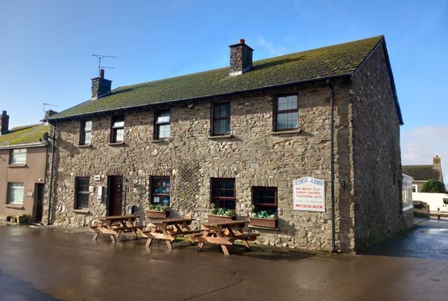Thumbnail Pub/bar for sale in Maes Yr Eglwys, Kidwelly