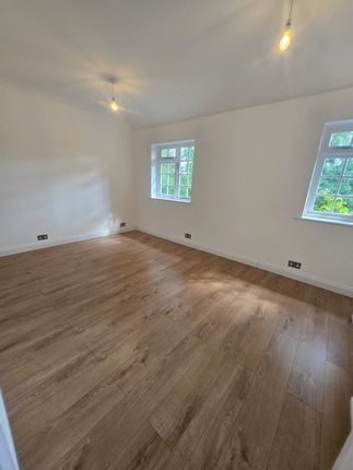 128 Putney Park Lane, London photo 5