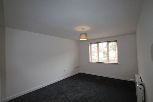 45 Canberra Way, Rochdale photo 2