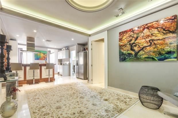 4 Bed Apartment For Sale In Plaza Mediterranea Palma Mallorca