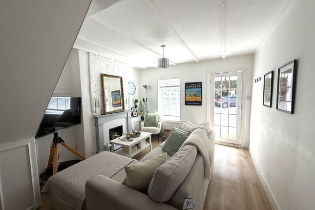 2, Pleasant View Place, Orpington photo 2