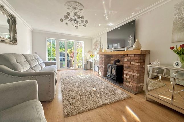 52, Harlestone Close, Luton photo 2