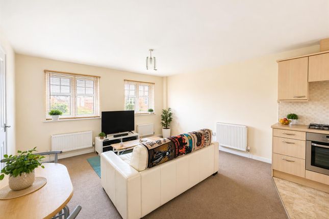 35, Westland Drive, Lee-On-The-Solent photo 2
