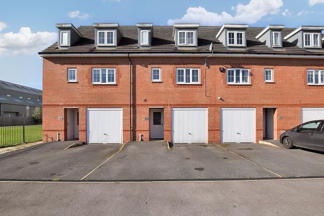 Thumbnail Town house for sale in Mossley Place, Penistone, Sheffield