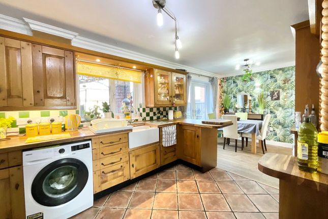 11 Churnet Grove, Stoke-On-Trent photo 3