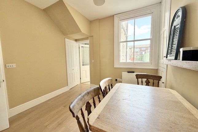 8, Clinton Street, Exeter photo 5