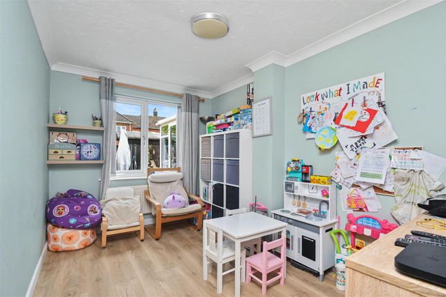 22, Sherwood Close, Corby photo 4
