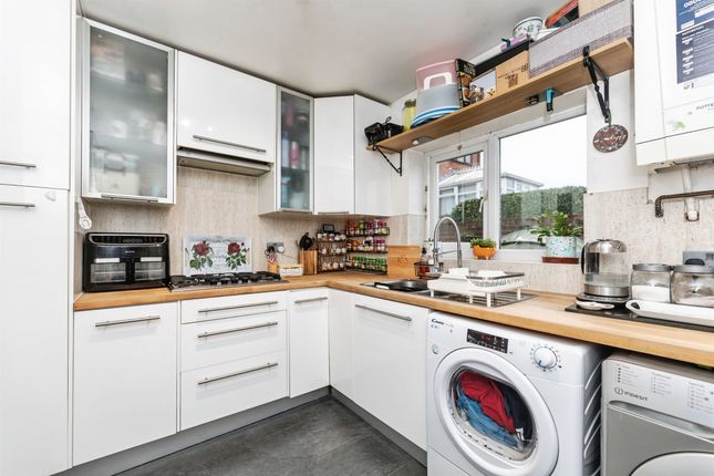 17, Sandford Road, Pontefract photo 3