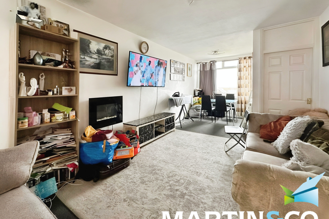 8, Manor Farm Road, West Yorkshire photo 3