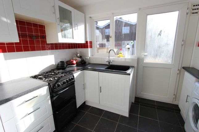 Property to rent in Goldings Crescent, Hatfield