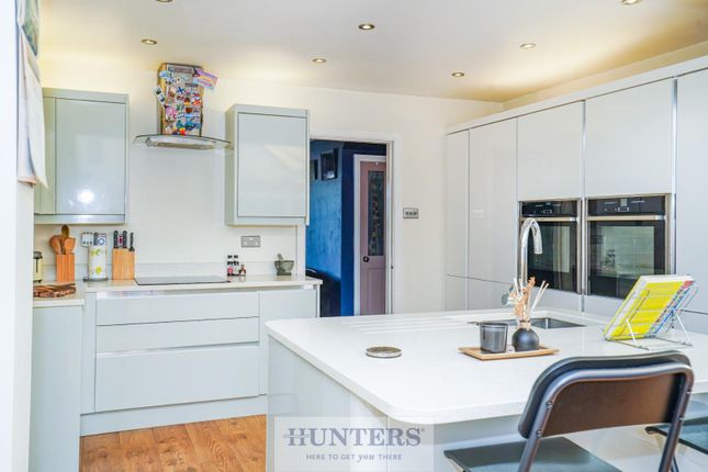 41, Cross Hills Lane, Selby photo 2