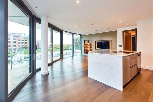 Flat for sale in Goldhurst House, Fulham Reach, London