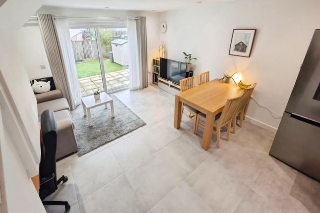 5A, Courtfield Grove, Fishponds photo 3