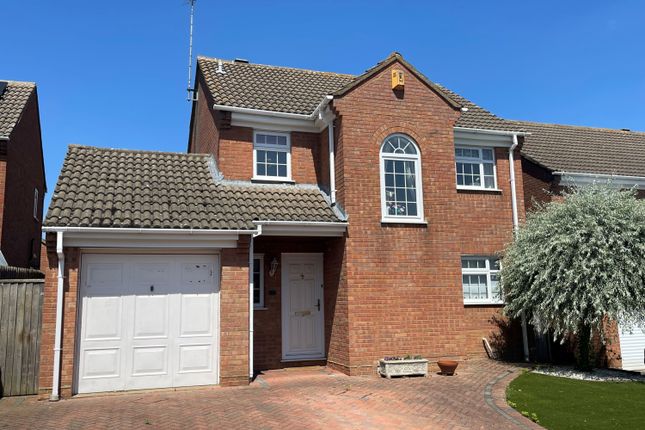 Thumbnail Detached house for sale in Badgers Way, Buckingham