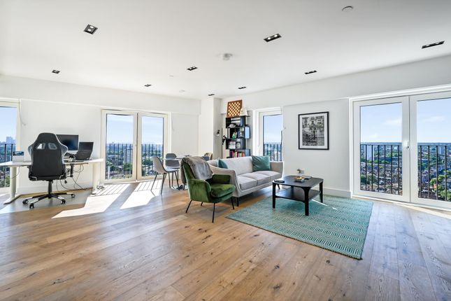 1-bed flat on Flat 121 Keybridge Tower 1, Exchange Gardens, London, £750,000