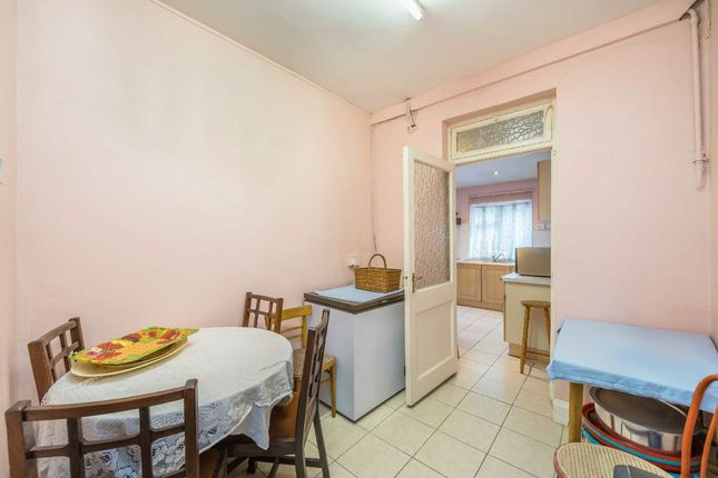 128, Topsham Road, London photo 4