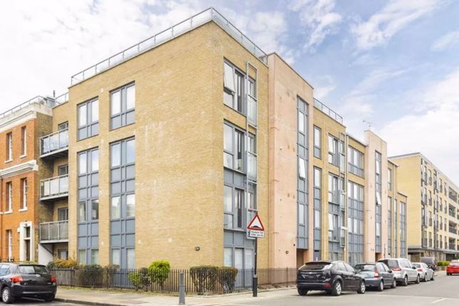 Flat for sale in West Arbour Street, London
