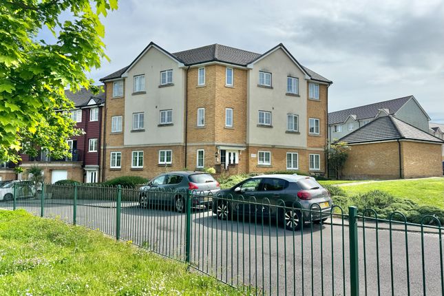 Thumbnail Flat for sale in Elsanta Crescent, Fareham