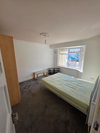 94, Mornington Crescent, Hounslow photo 5