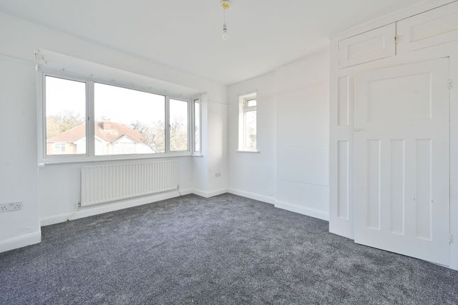 Croyde Avenue, Greenford photo 4