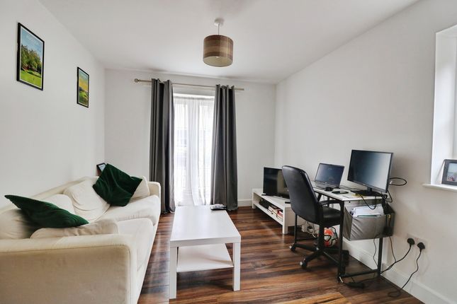 Flat Flat 1, The Forge, Woodlands Road, Wickford photo 3