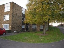 1-bed flat on Lampits, Hoddesdon, £229,000