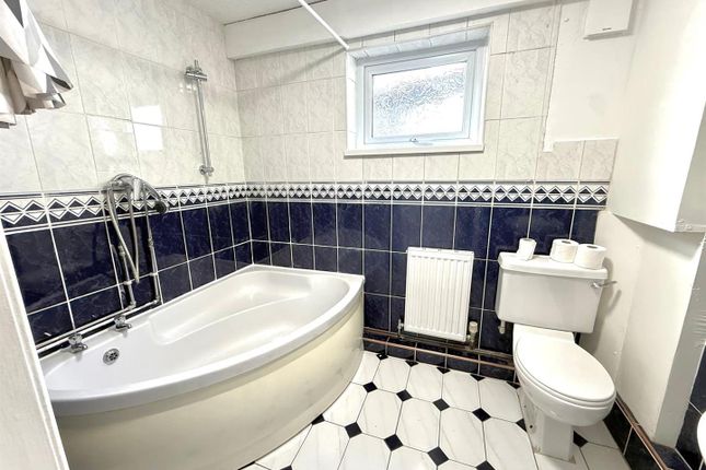 59, Bell Street, Barry photo 5