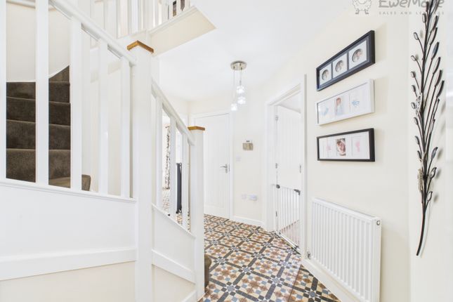 36, Oaktree Road, South Molton photo 3