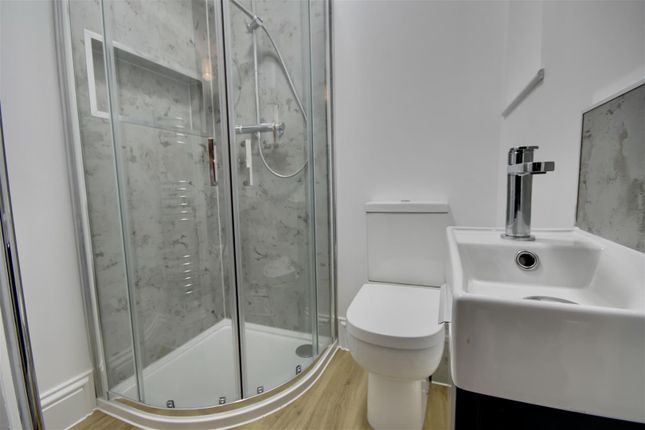 Room 4, 11, Avenue Road, Gosport photo 4