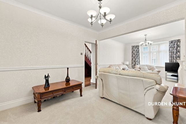 57 Hazelmere Gardens, Hornchurch photo 4