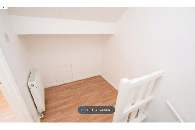 Barton Place, Leeds photo 5
