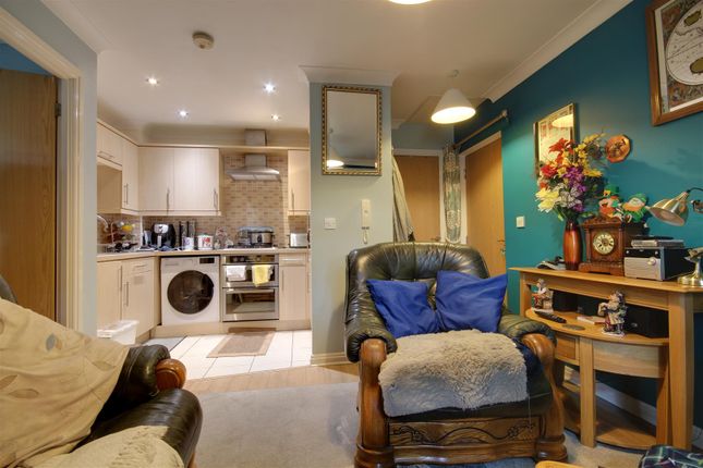 3, Robin Close, Brough photo 3