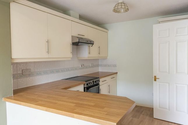 23, Coltsfoot Drive, Maidstone photo 2