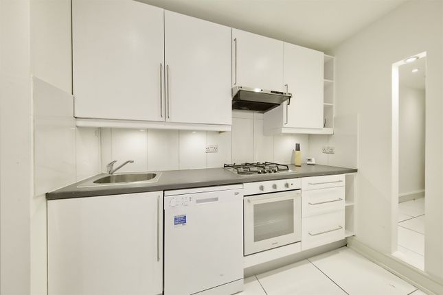 Flat for sale in Latchmere Road, London