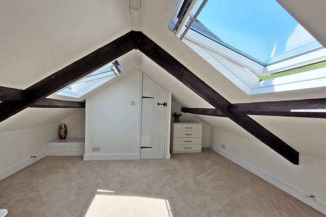 52, St John Street, Bridgend photo 2