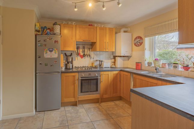 19, CASTLEMANS ROAD, TAUNTON photo 2