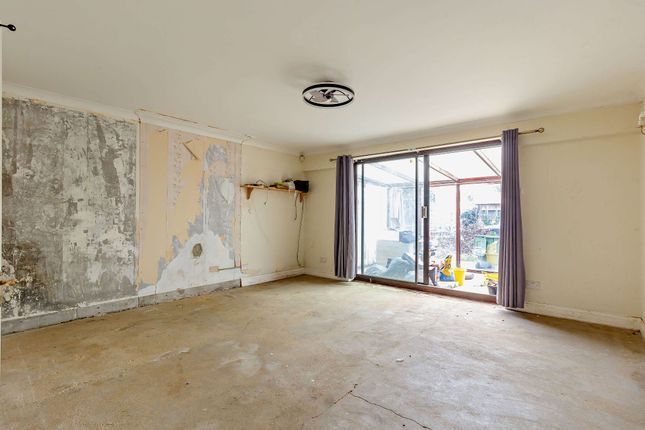 8 Lee Road, Lee Road, Basildon photo 2