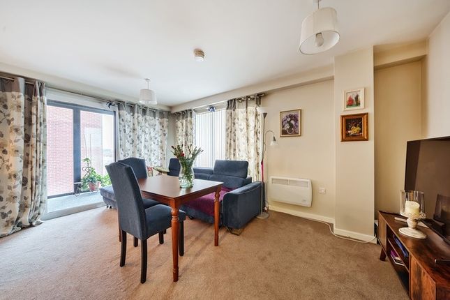 Flat for sale in Movia Apartments, Uxbridge, Greater London