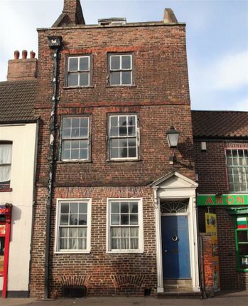 Thumbnail Terraced house for sale in High Street, Boston