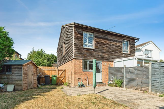 8, Weyhill Close, Tadley photo 4