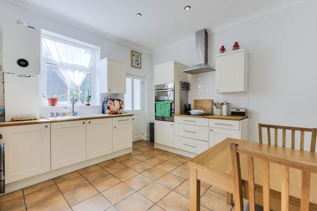 27, Woodlands Terrace, Pudsey photo 4