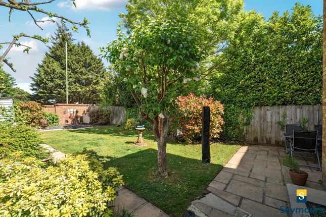 11, The Greenwood, Surrey photo 3